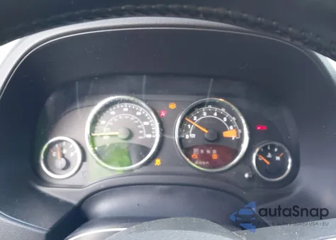 2015 Jeep Compass Latitude z USA, uszkodzony, nr VIN 1C4NJCEA3FD246919